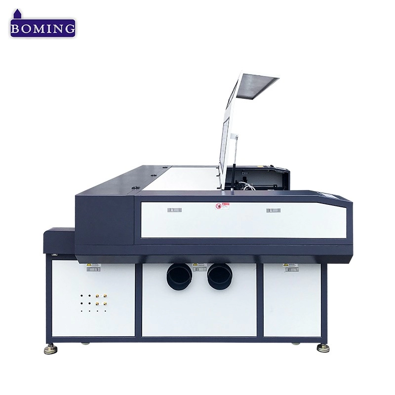 Máquina automática do cortador do laser de pano de 2010