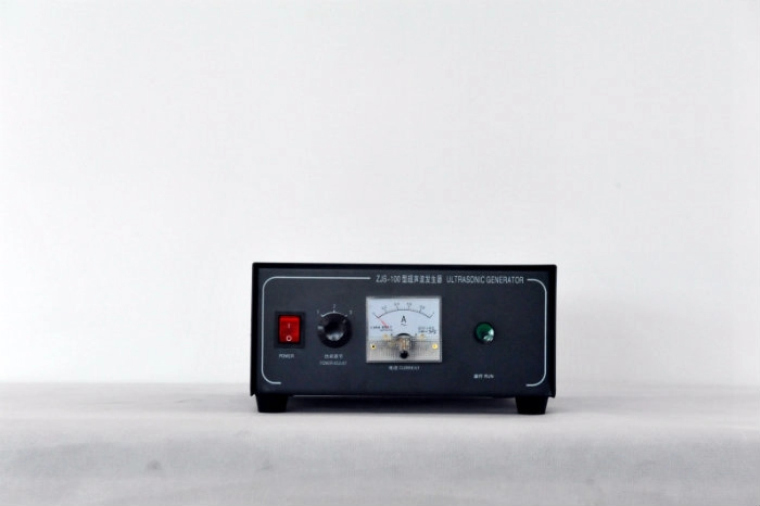 Gerador ultrassônico analógico de 100 W para soldagem de cartão inteligente