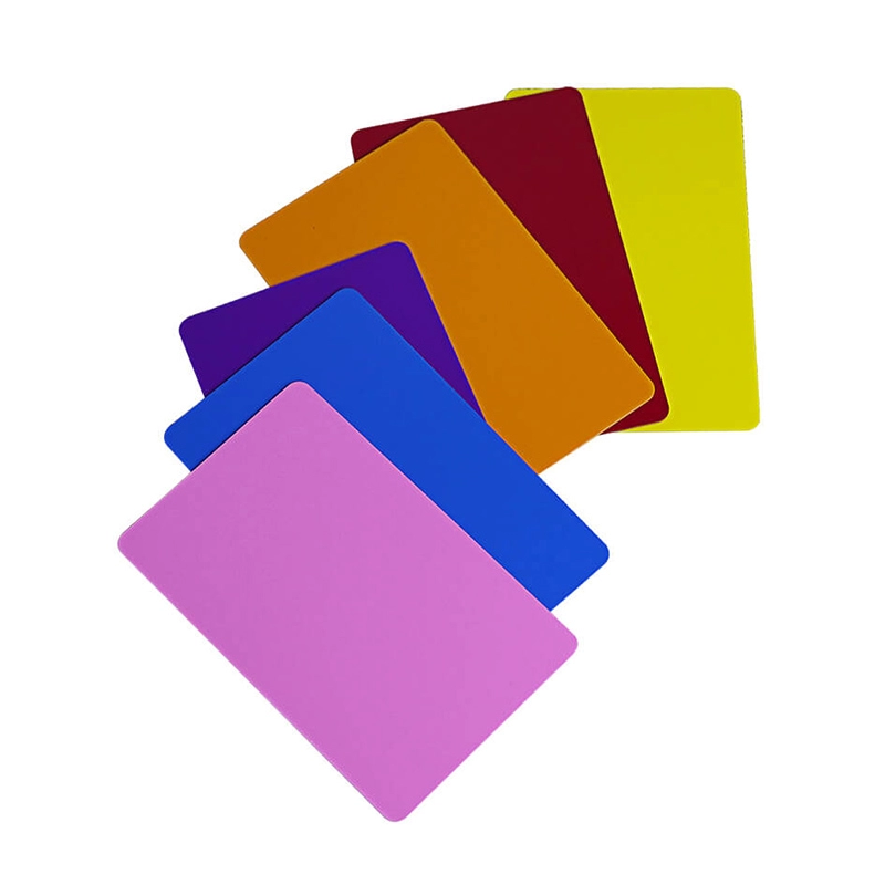 Cartões de PVC CR80 em branco coloridos de plástico