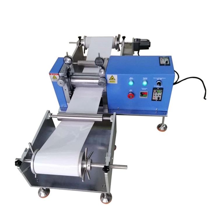Máquina de prensa de rolo de calor de eletrodo de bateria com controle de pressão de rolo a rolo e dispositivos de alimentação e enrolamento