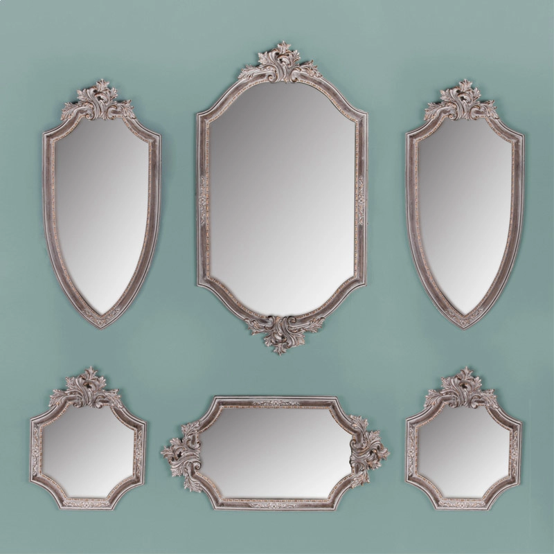 Espelho de parede clássico em tamanhos diferentes