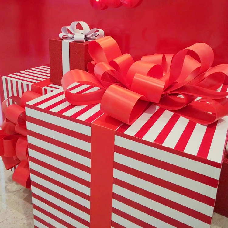 Caixa de presentes de madeira personalizada para decoração de natal de shopping
