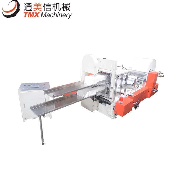 Operação máquina de dobrar papel guardanapo de dois andares
