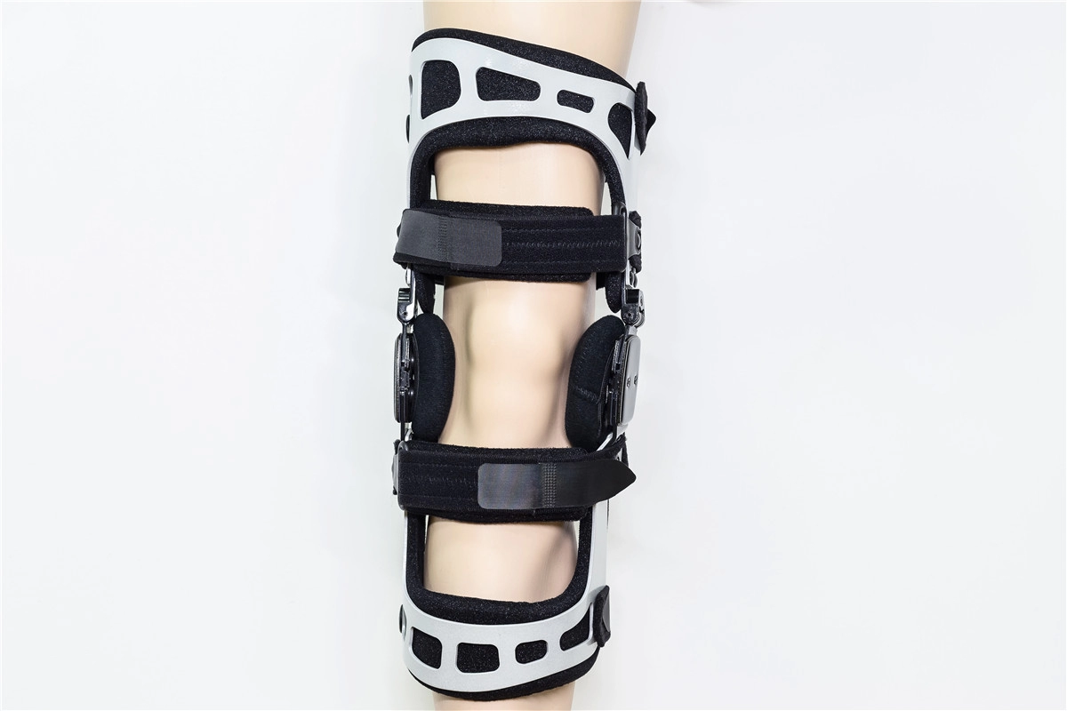 Descarregando a fábrica de joelheiras OA articuladas para suportes de pernas ou proteção de ligamentos com concha de alumínio