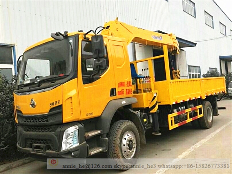 Caminhão de 6,3 toneladas com guindaste de carga LiuQi ChengLong