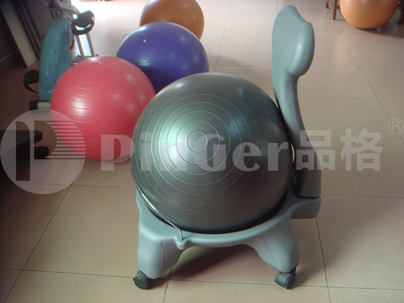 Cadeira de equilíbrio com bola de ioga