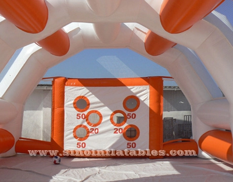 Tenda de gol de futebol inflável laranja ao ar livre para eventos de futebol