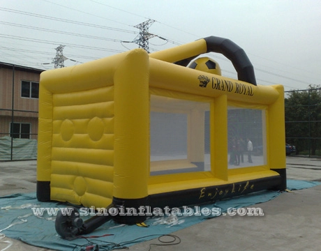 Tenda de futebol inflável gigante ao ar livre GRAND ROYAL para entretenimento de crianças e adultos