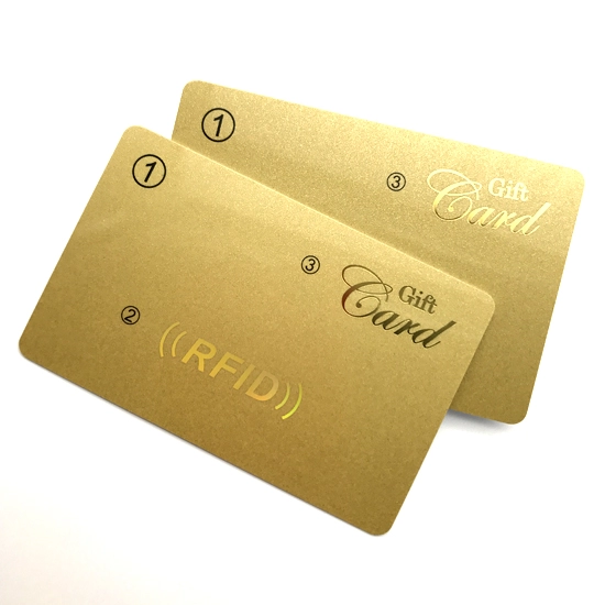 Cartão de visita em PVC dourado