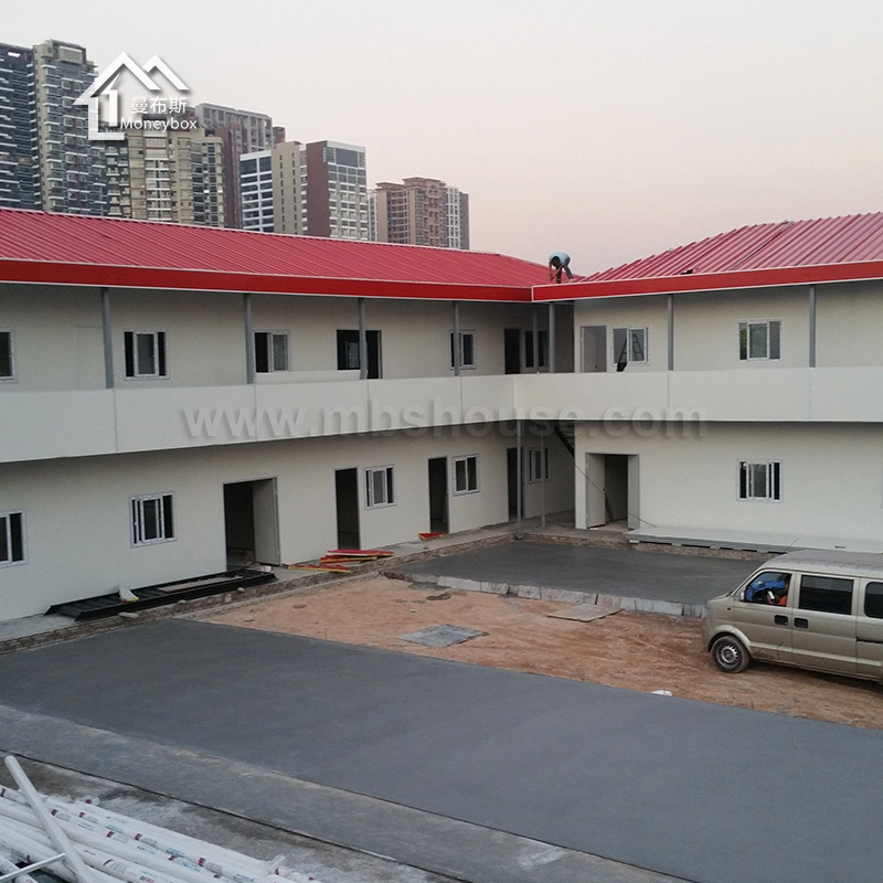 Casa modular pré-fabricada estilo T de fábrica na China no canteiro de obras