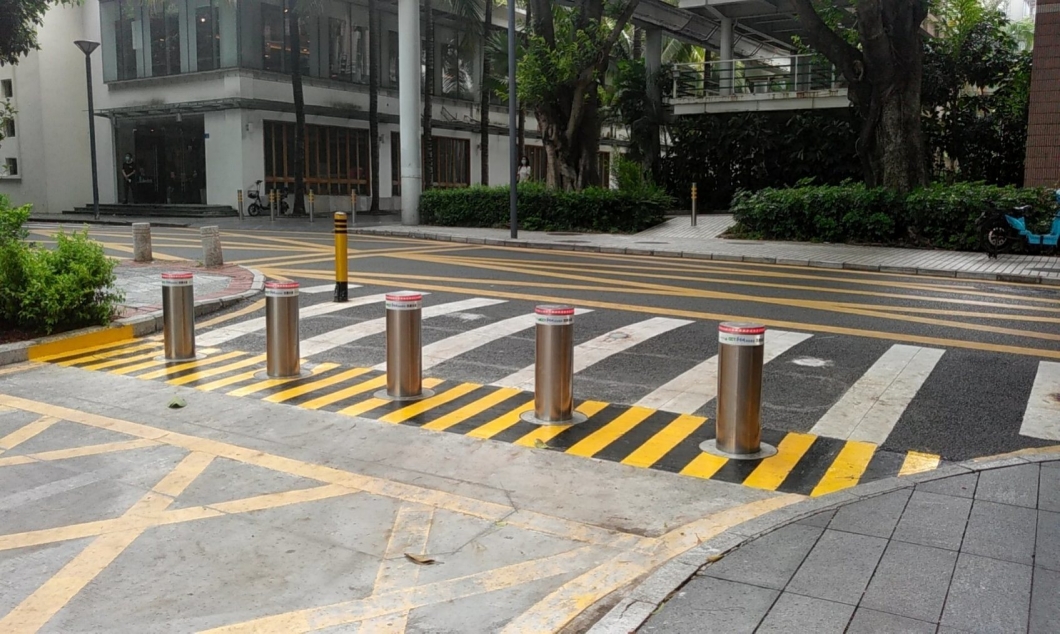 Poste de amarração para pedestres